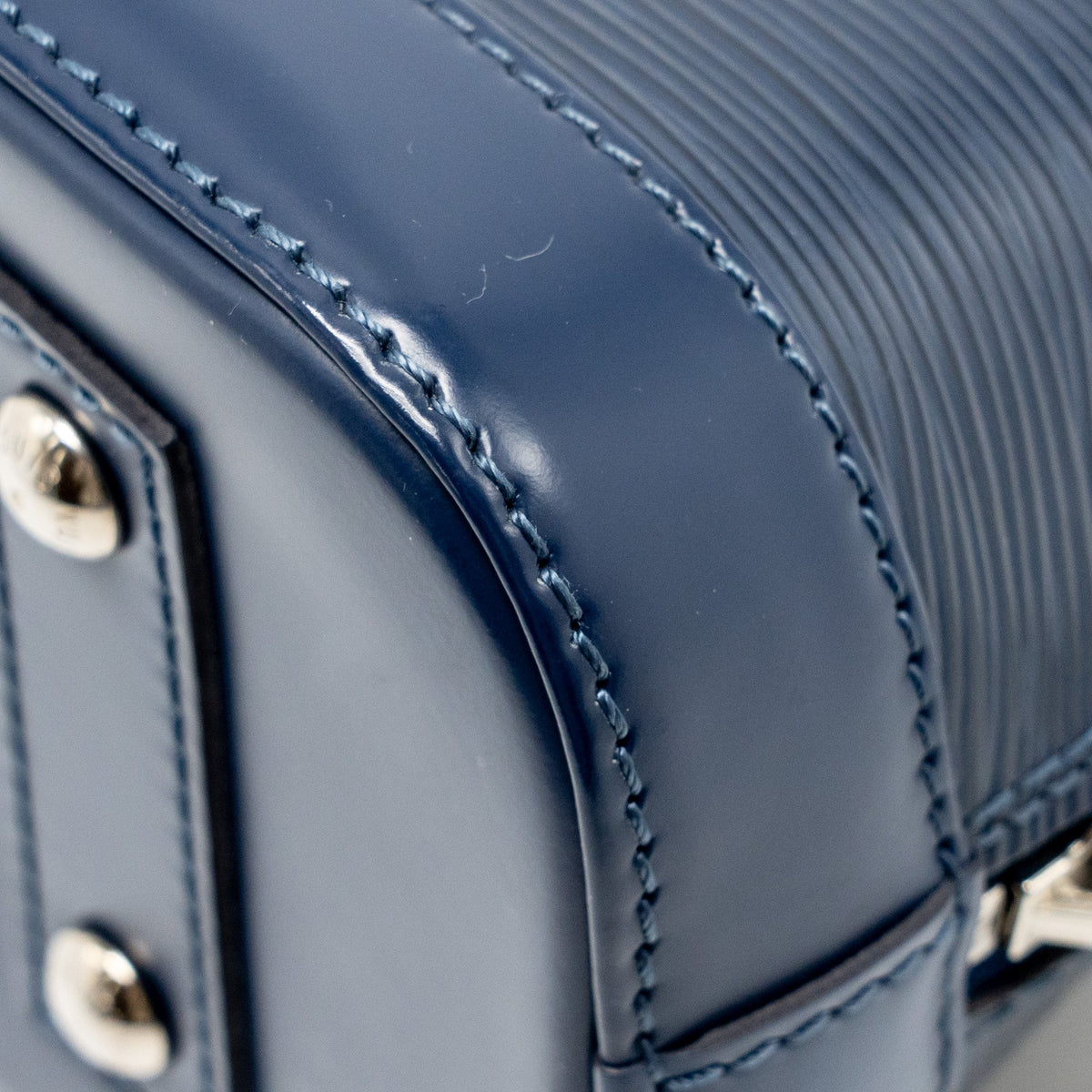 louis-vuitton-alma-bb-epi-indigo-shw