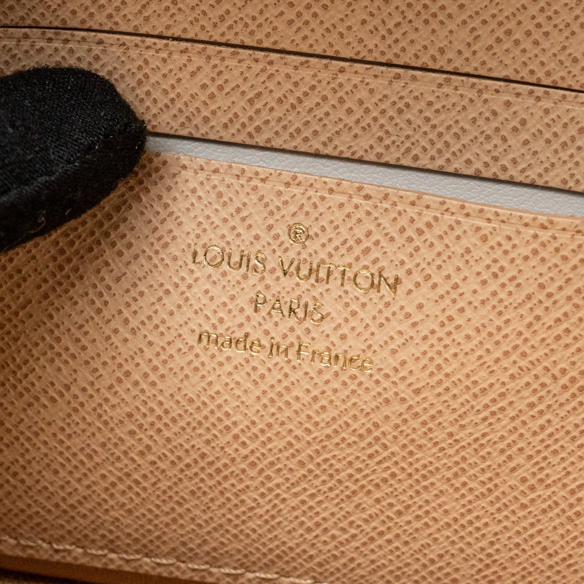 louis-vuitton-ivy-wallet-on-chain-canvas-beige-cream-ghw