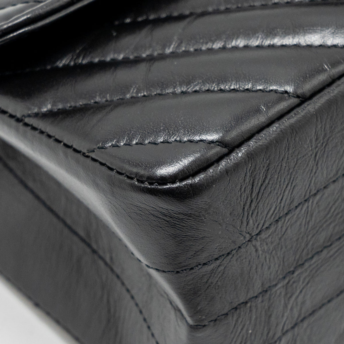 chanel-mini-2-55-reissue-chevron-calfskin-so-black-2