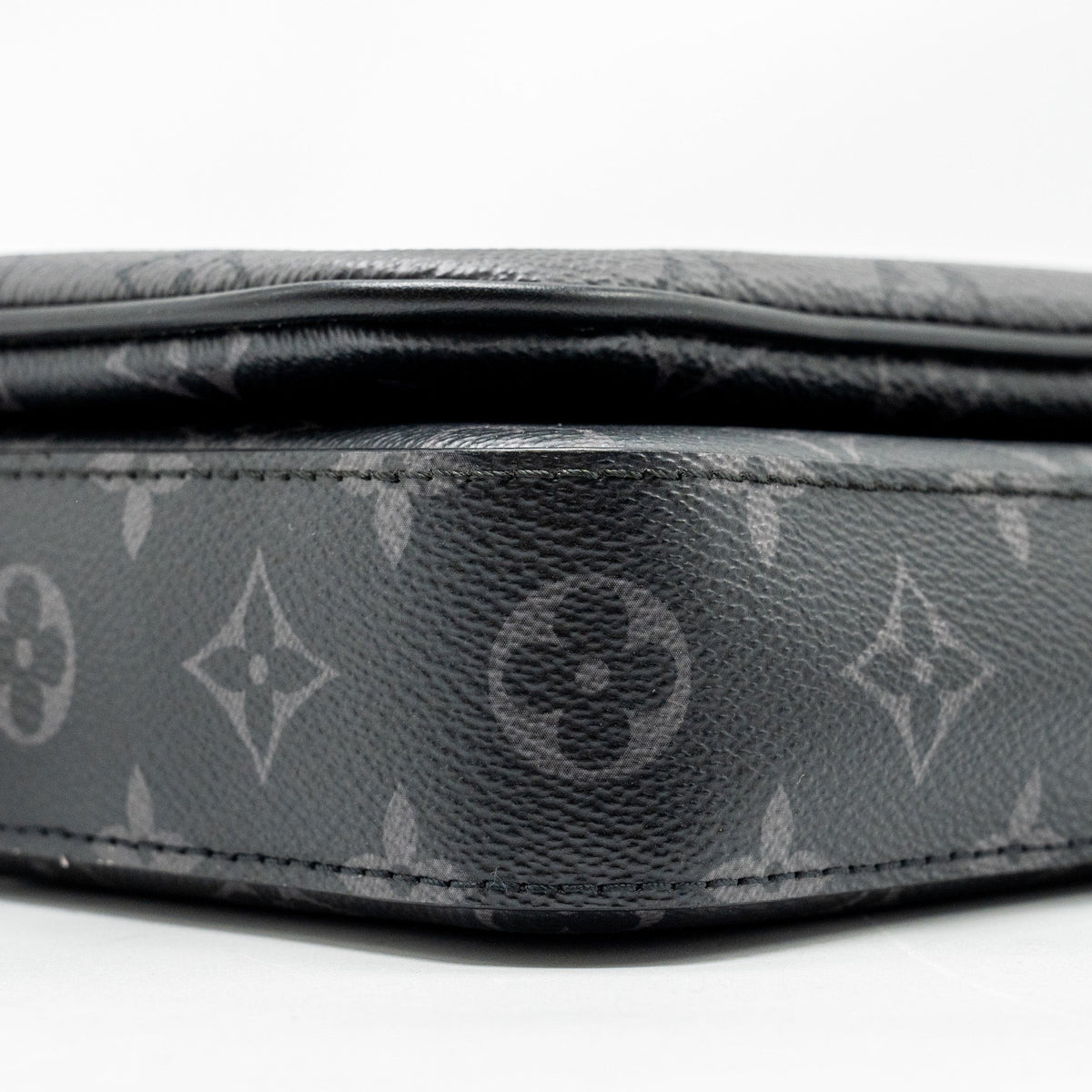 louis-vuitton-trio-messanger-monogram-eclipse-canvas-black-black-hardware