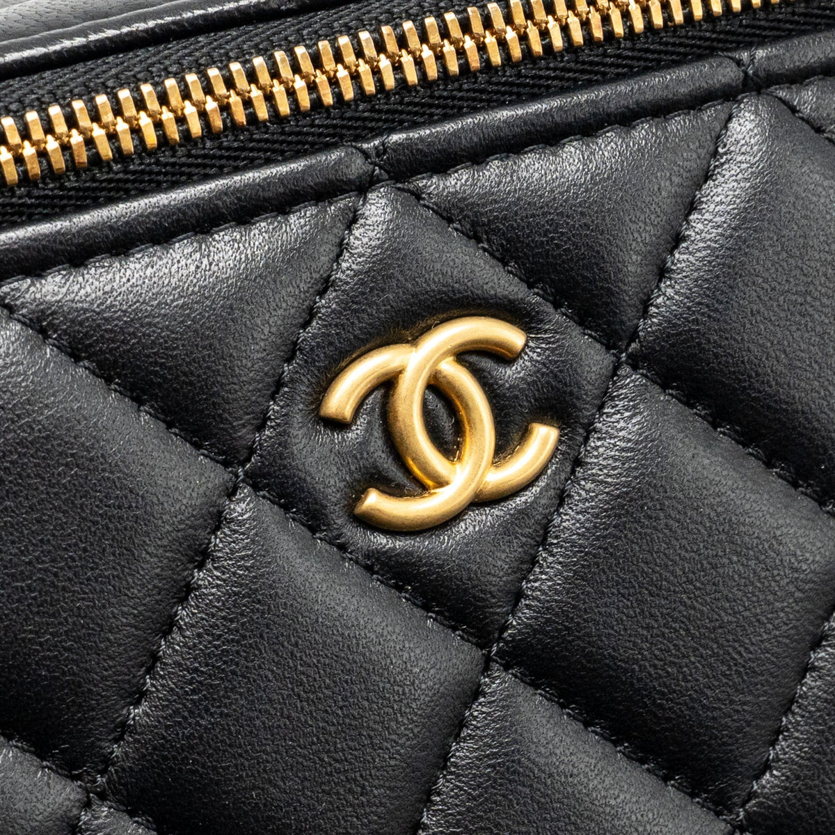 chanel-long-vanity-with-coco-charm-chain-lambskin-black-ghw-microchip