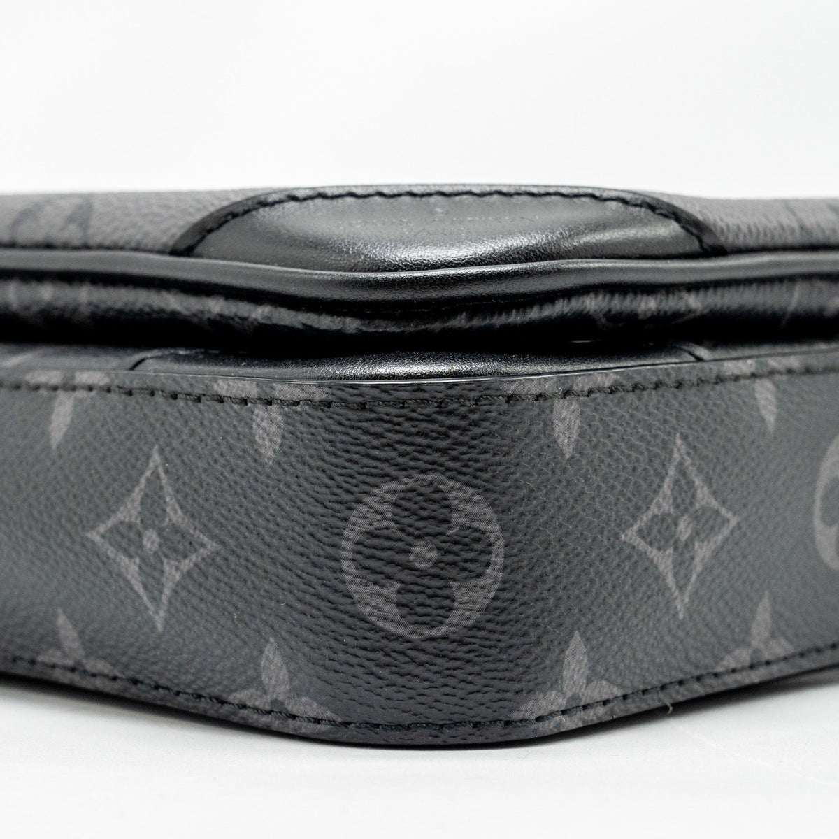 louis-vuitton-trio-messanger-monogram-eclipse-canvas-black-black-hardware