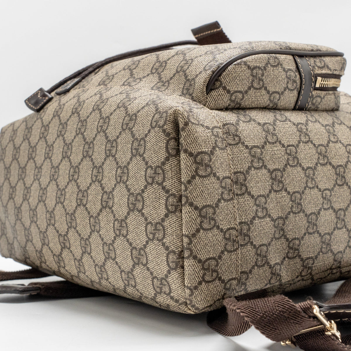 gucci-single-buckle-backpack-gg-supreme-canvas-brown-shw