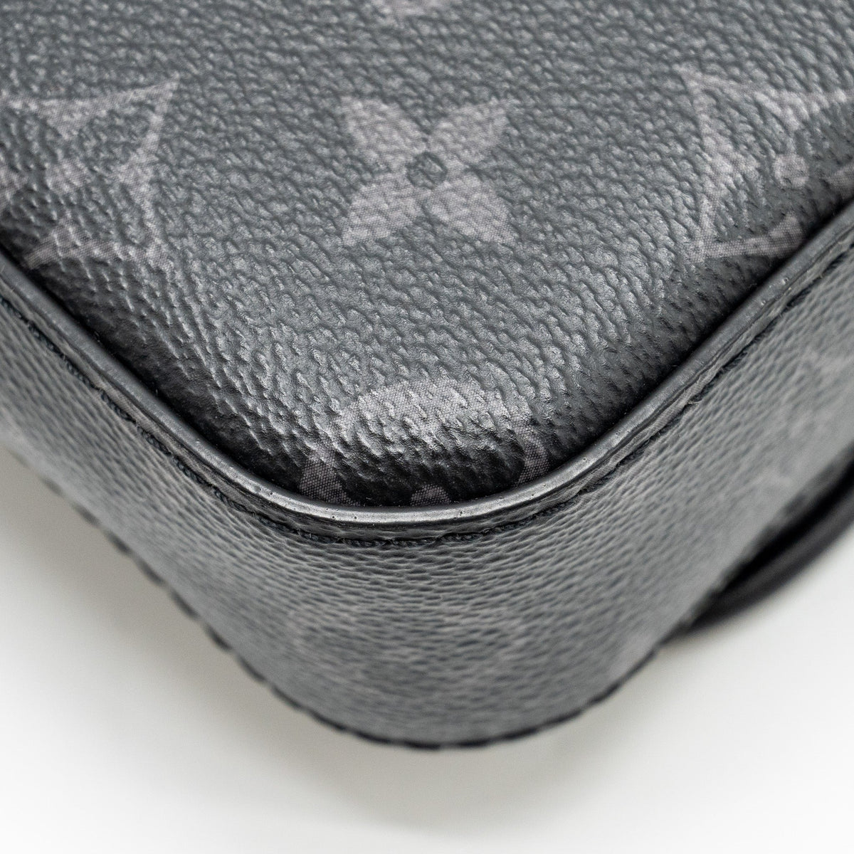 louis-vuitton-trio-messanger-monogram-eclipse-canvas-black-black-hardware