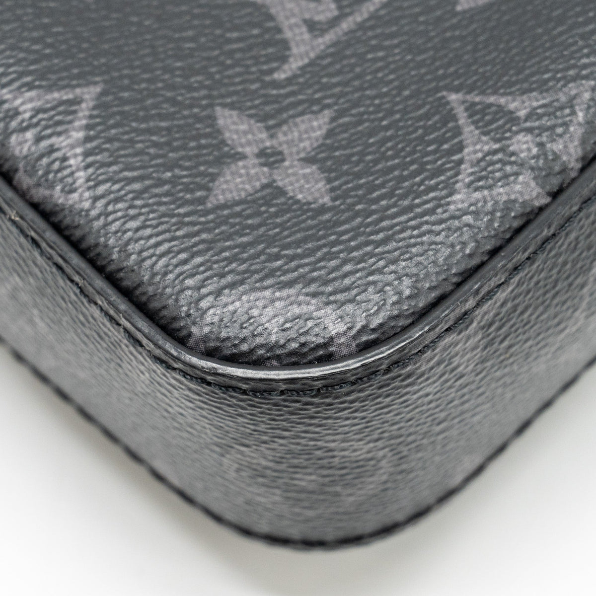 louis-vuitton-trio-messanger-monogram-eclipse-canvas-black-black-hardware