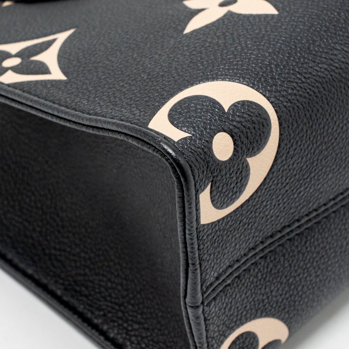 louis-vuitton-onthego-bb-bicolour-monogram-empreinte-leather-ghw-1