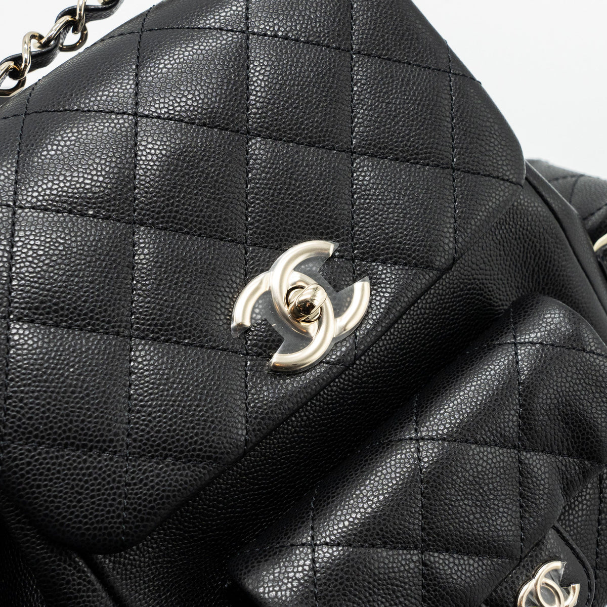chanel-23k-triple-pocket-backpack-caviar-black-lghwmicrochip