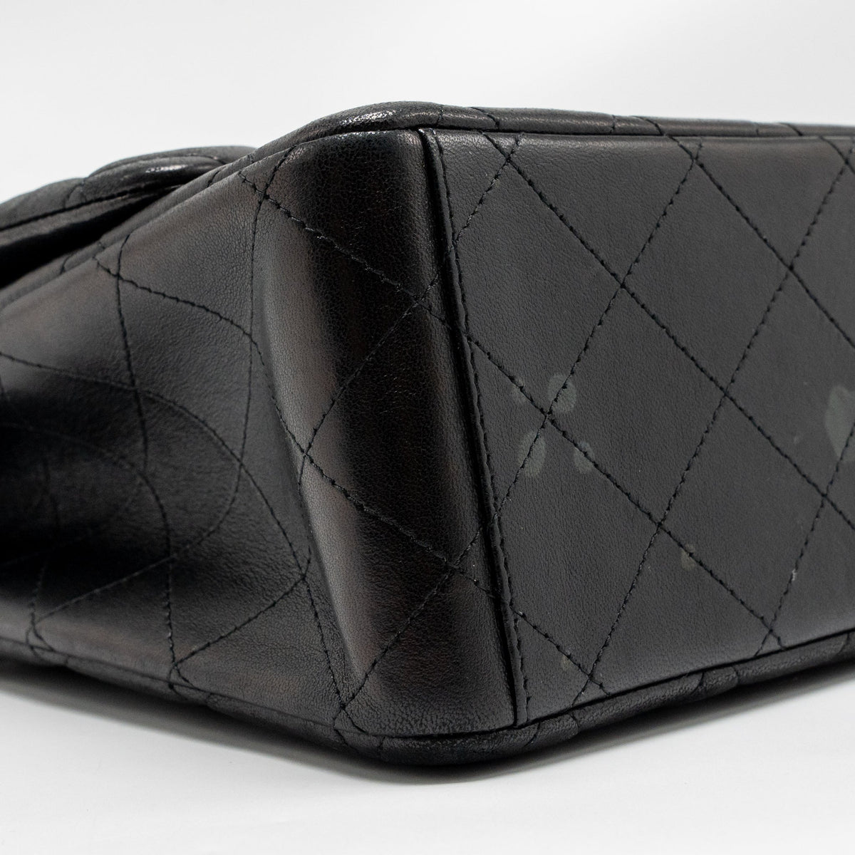 chanel-maxi-classic-double-flap-bag-lambskin-ghw-1