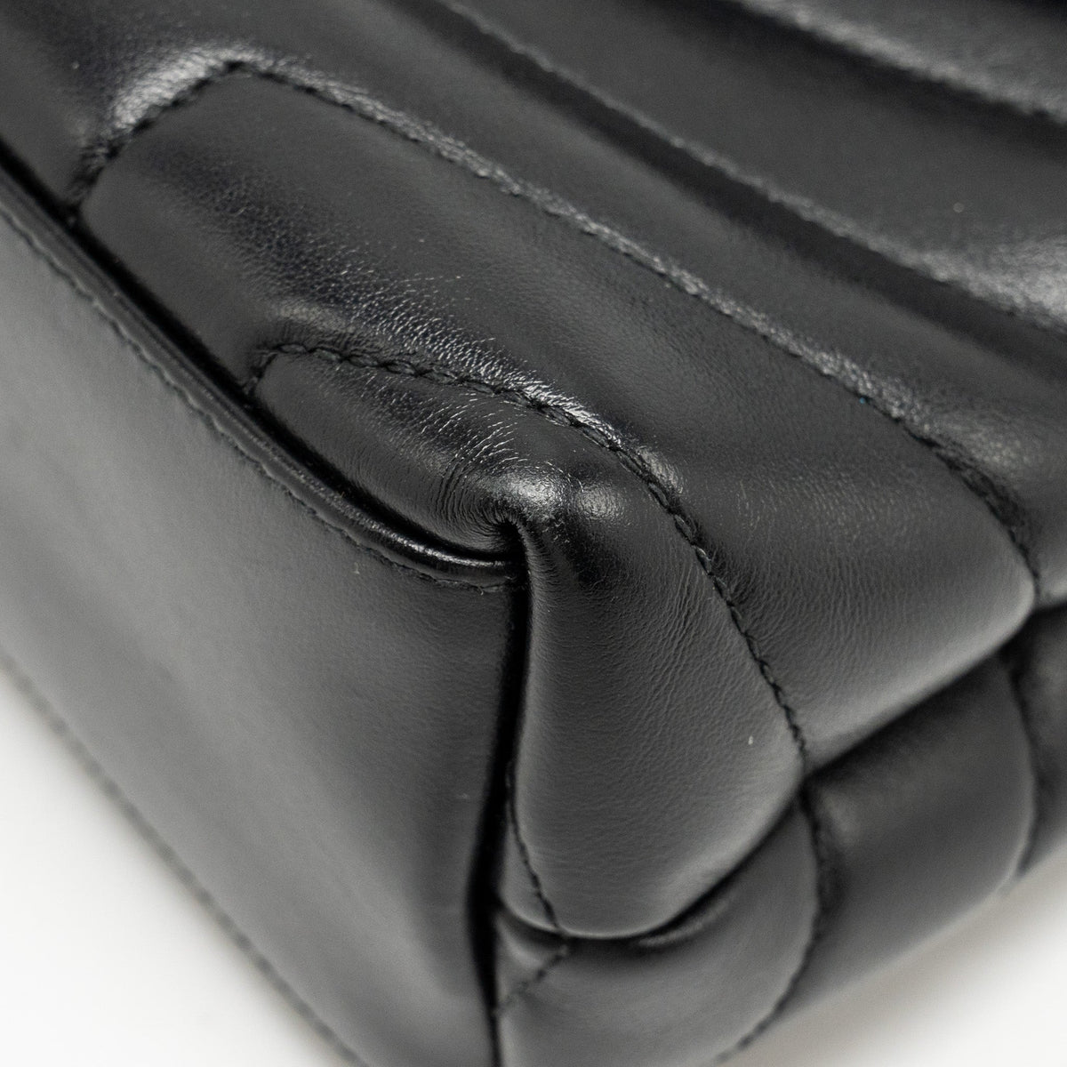 saint-laurent-ysl-small-loulou-bag-calfskin-so-black-1