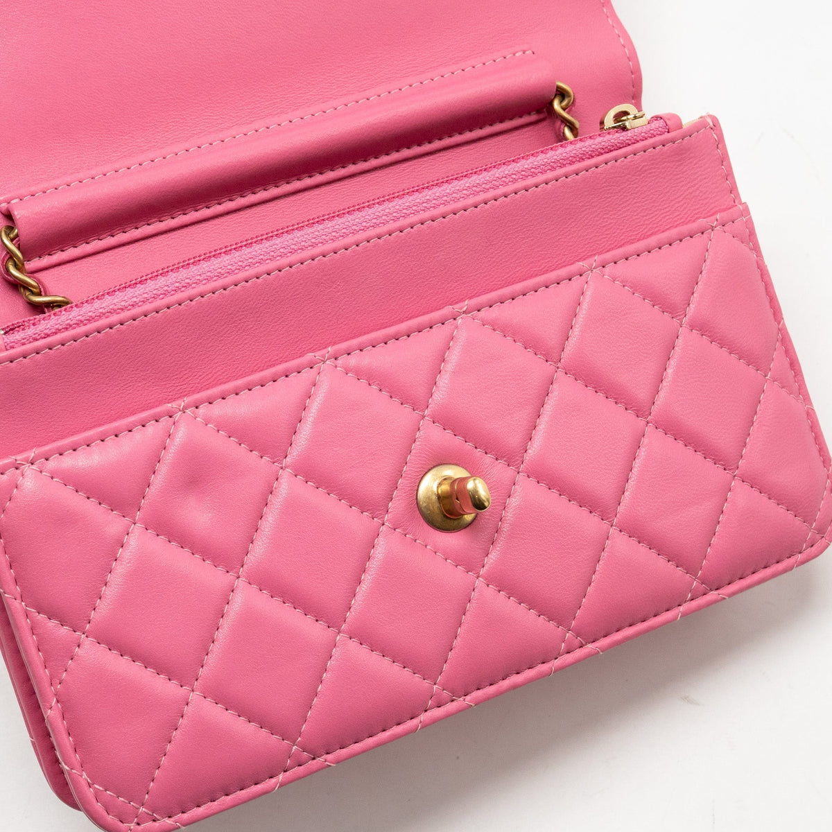 chanel-pearl-crush-wallet-on-chain-lambskin-pink-ghw