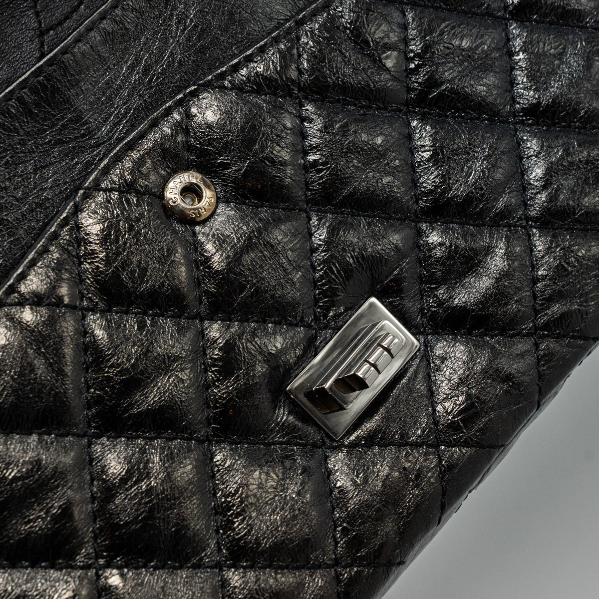 chanel-2-55-226-reissue-double-flap-bag-grained-calfskin-black-shw