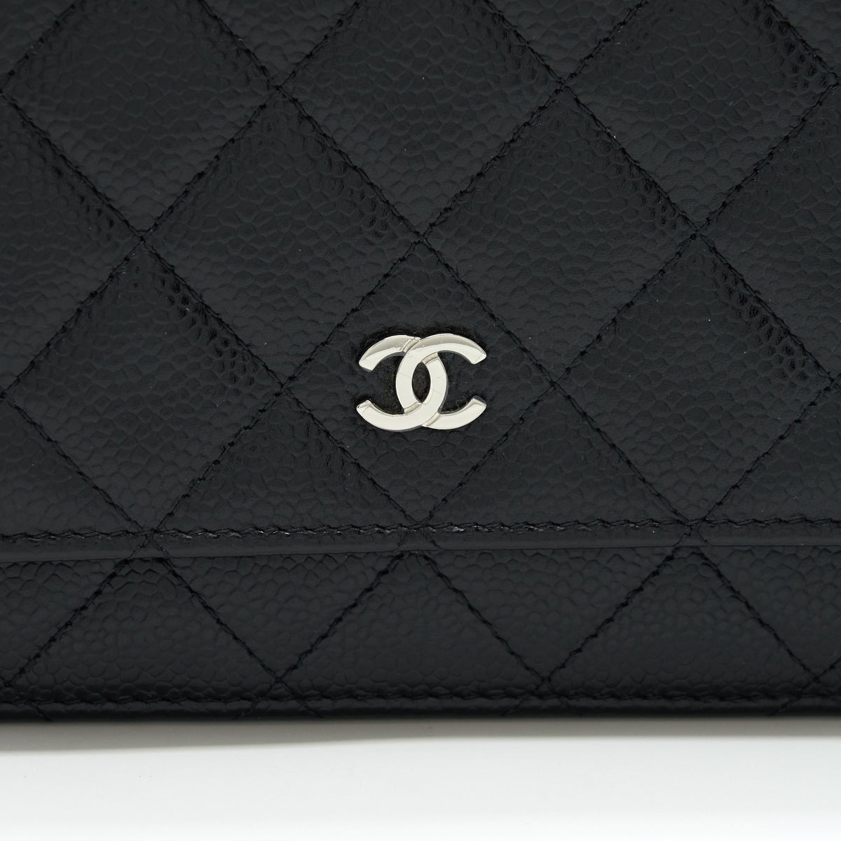 chanel-classic-wallet-on-chain-caviar-black-shw-4