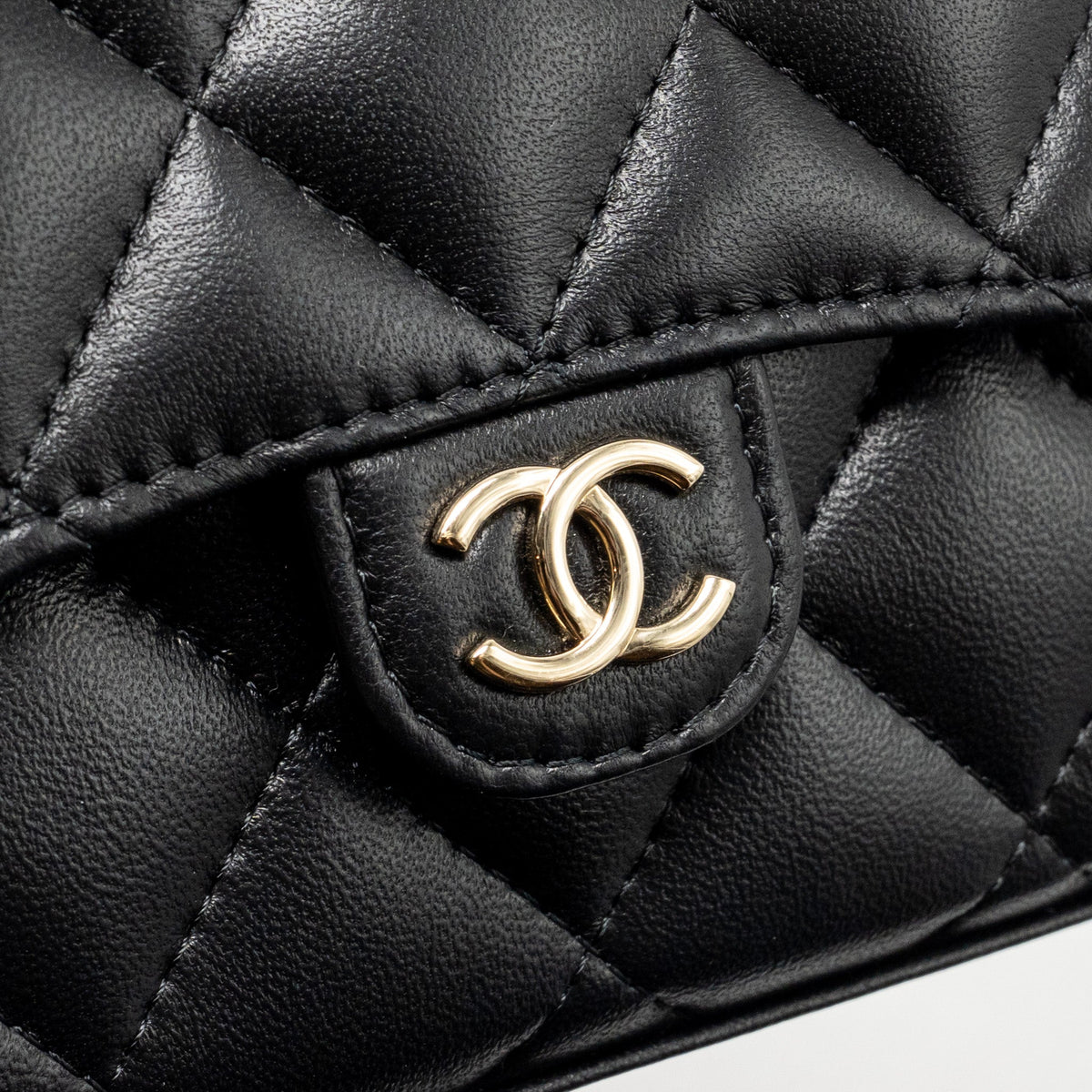chanel-detailed-top-handle-mini-clutch-with-chain-lambskin-black-lghw-microchip