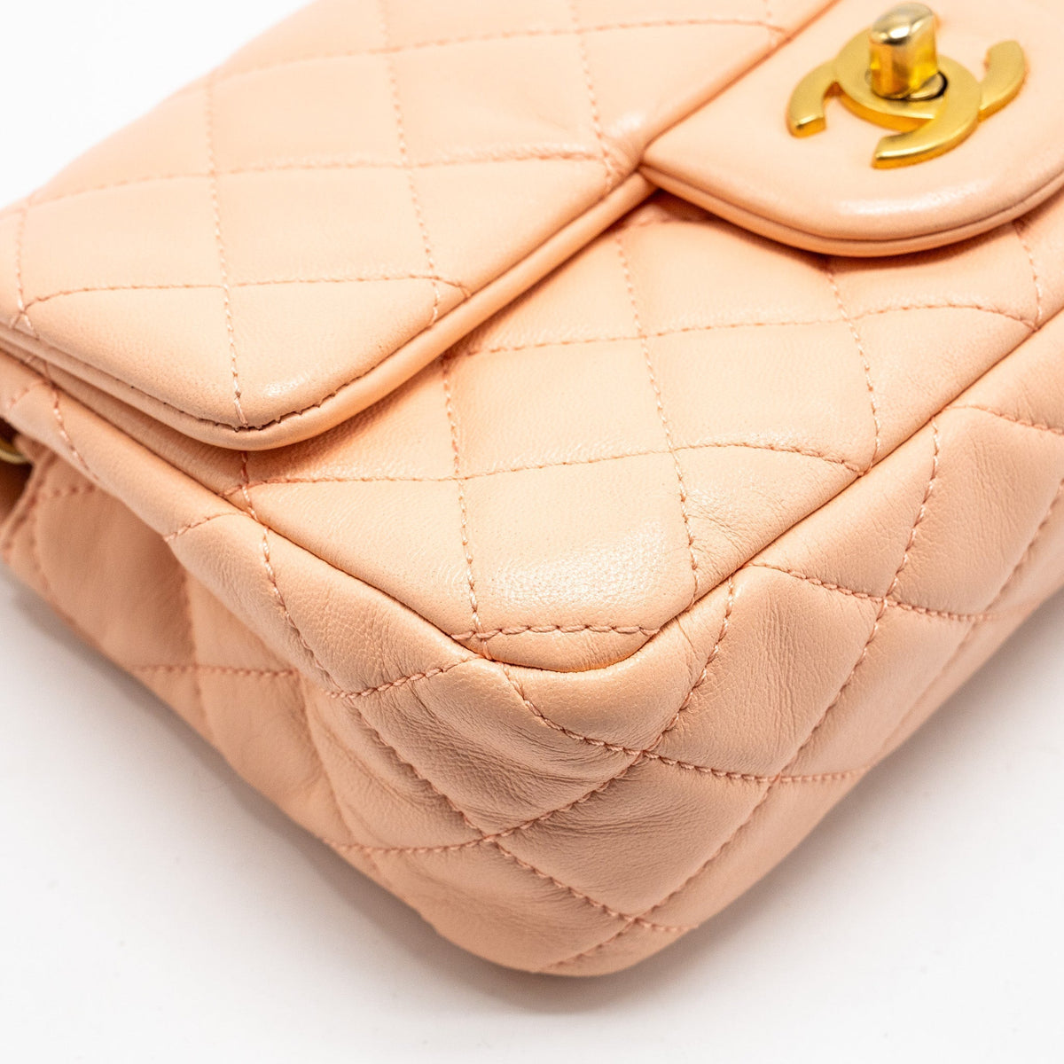 chanel-pearl-crush-mini-rectangular-flap-bag-pink-ghw-microchip