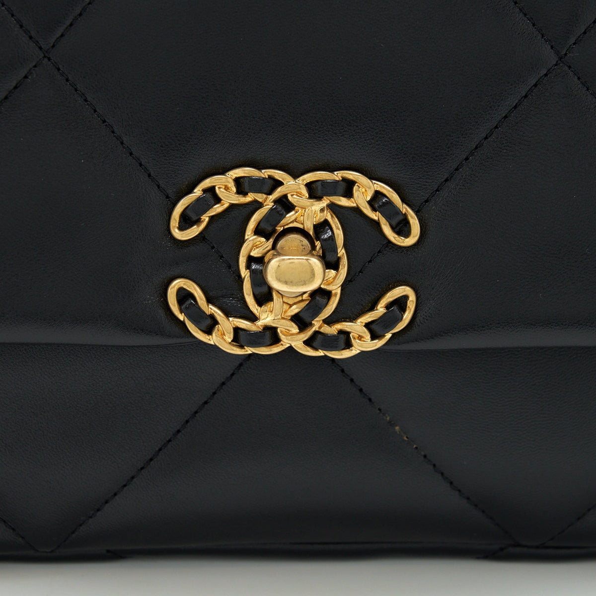 chanel-19-small-bag-lambskin-black-multicolour-hardware