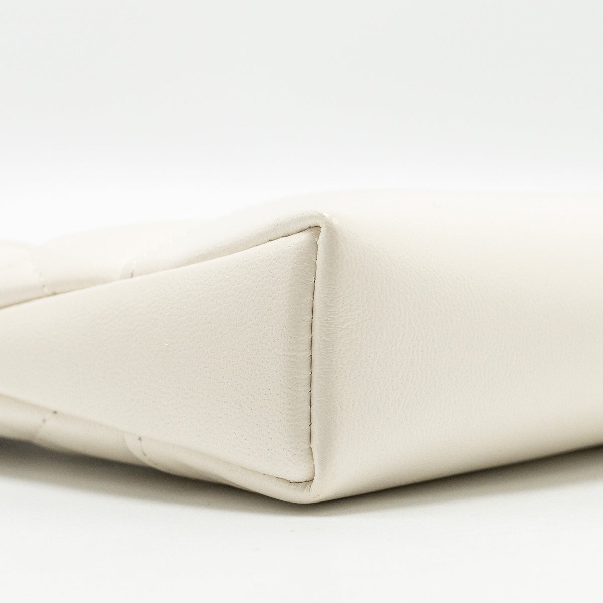 chanel-mini-31-clutch-with-chain-shiny-calfskin-white-lghw-microchip-1