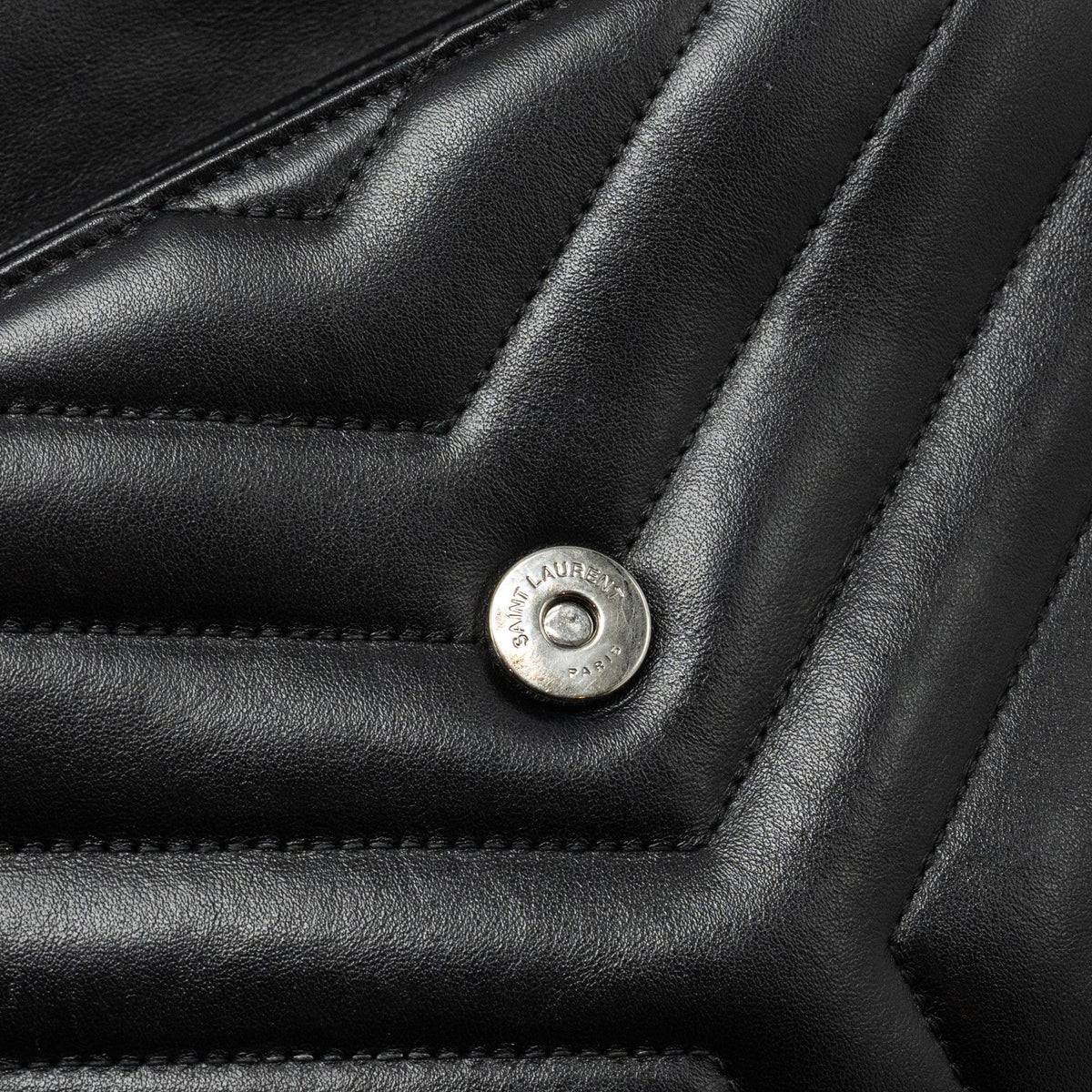 saint-laurent-ysl-small-loulou-bag-calfskin-so-black-1