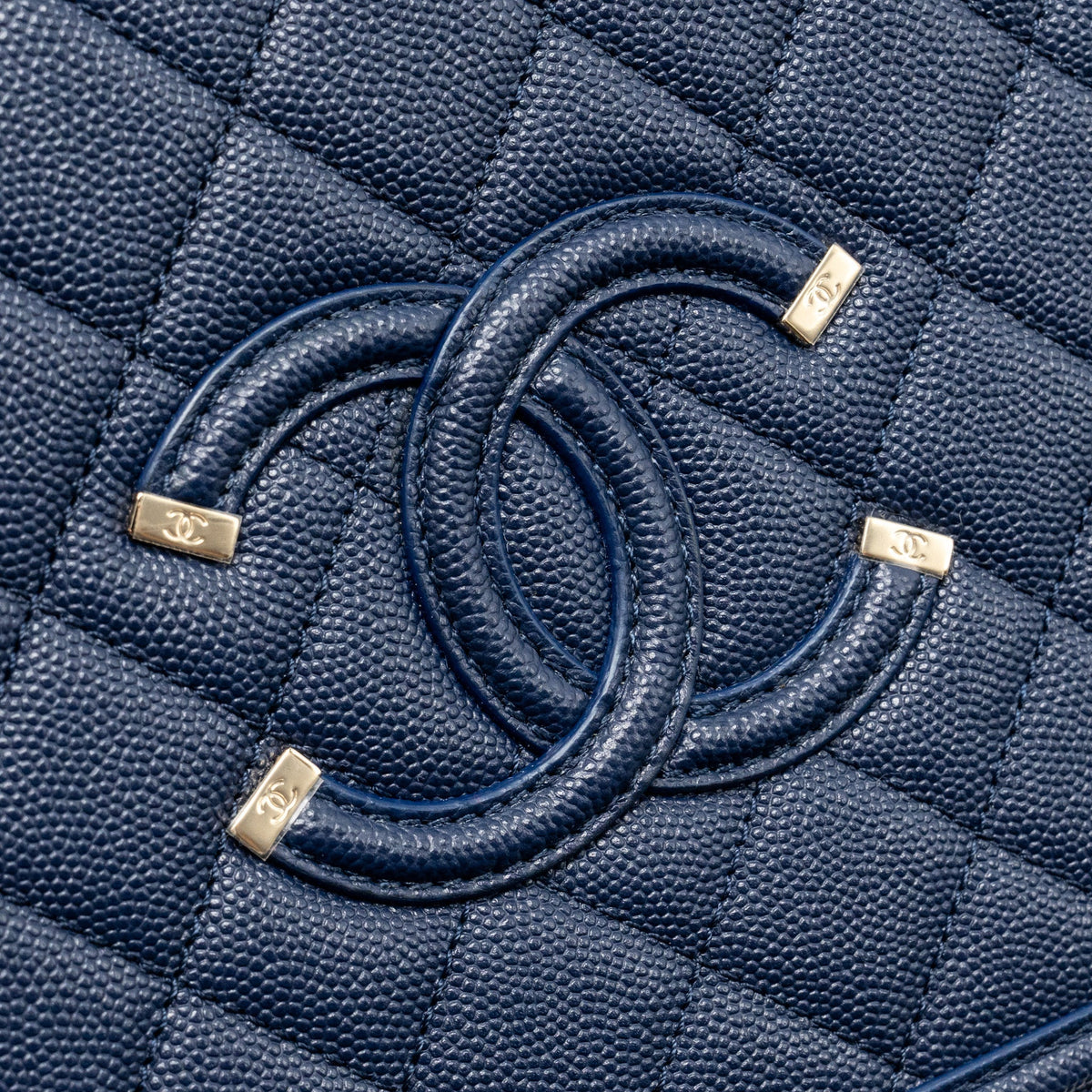 chanel-blue-case