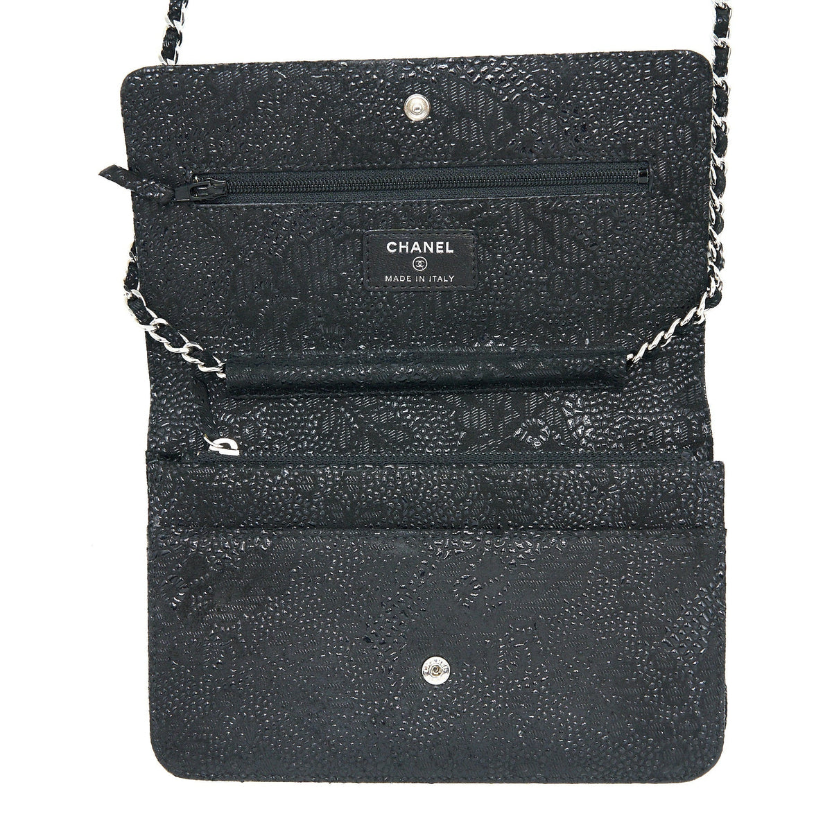 chanel-seasonal-wallet-on-chain-fabric-black-shw