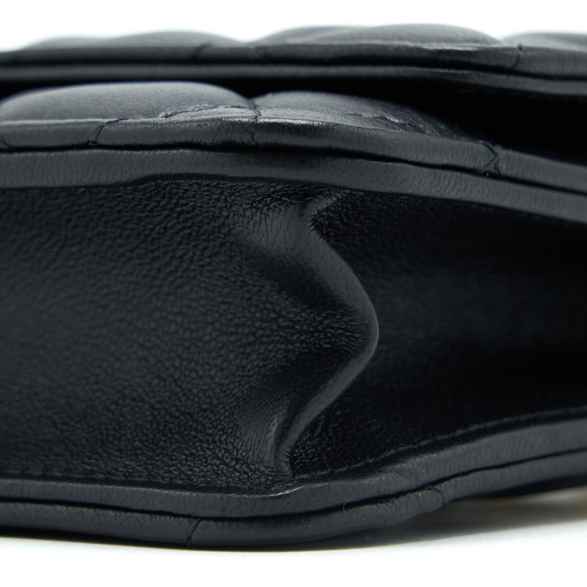 chanel-pearl-crush-wallet-on-chain-lambskin-black-ghw-microchip-4