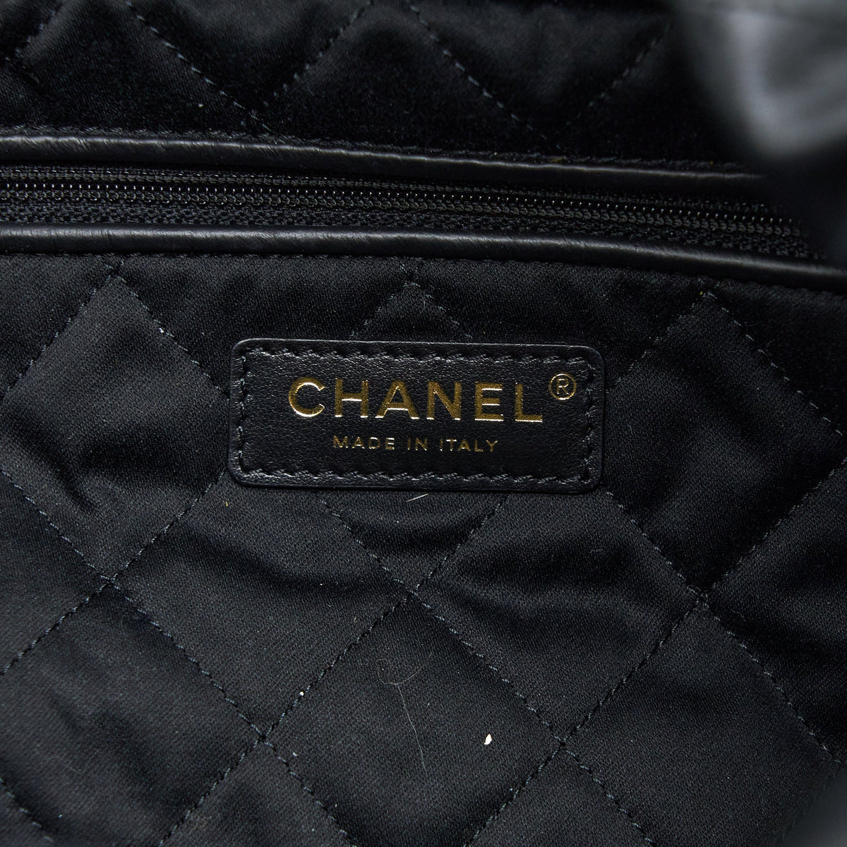 chanel-medium-22-bag-white-letter-shiny-calfskin-black-ghw-microchip