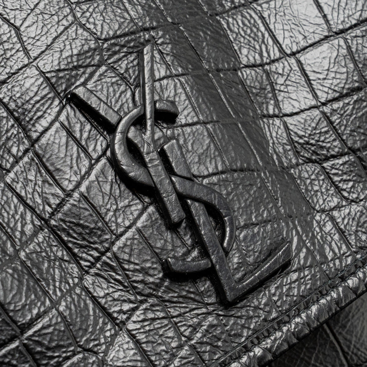 saint-laurent-ysl-medium-niki-bag-crocodile-embossed-black-calfskin-black-hardware