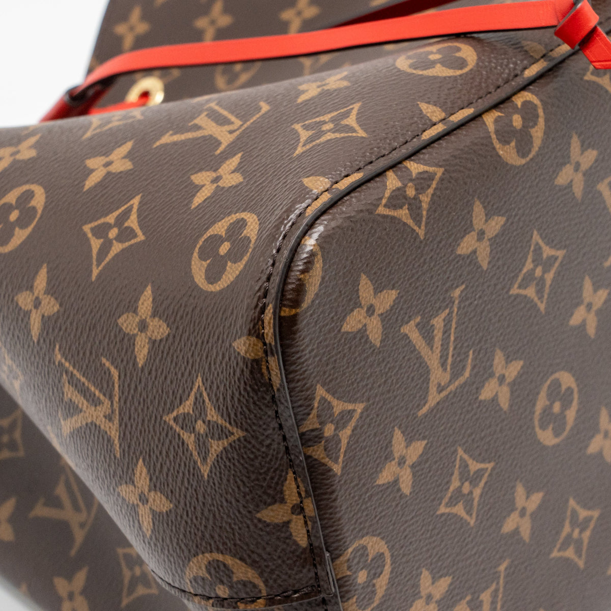 louis-vuitton-neo-noe-monogram-canvas-red-ghw-1
