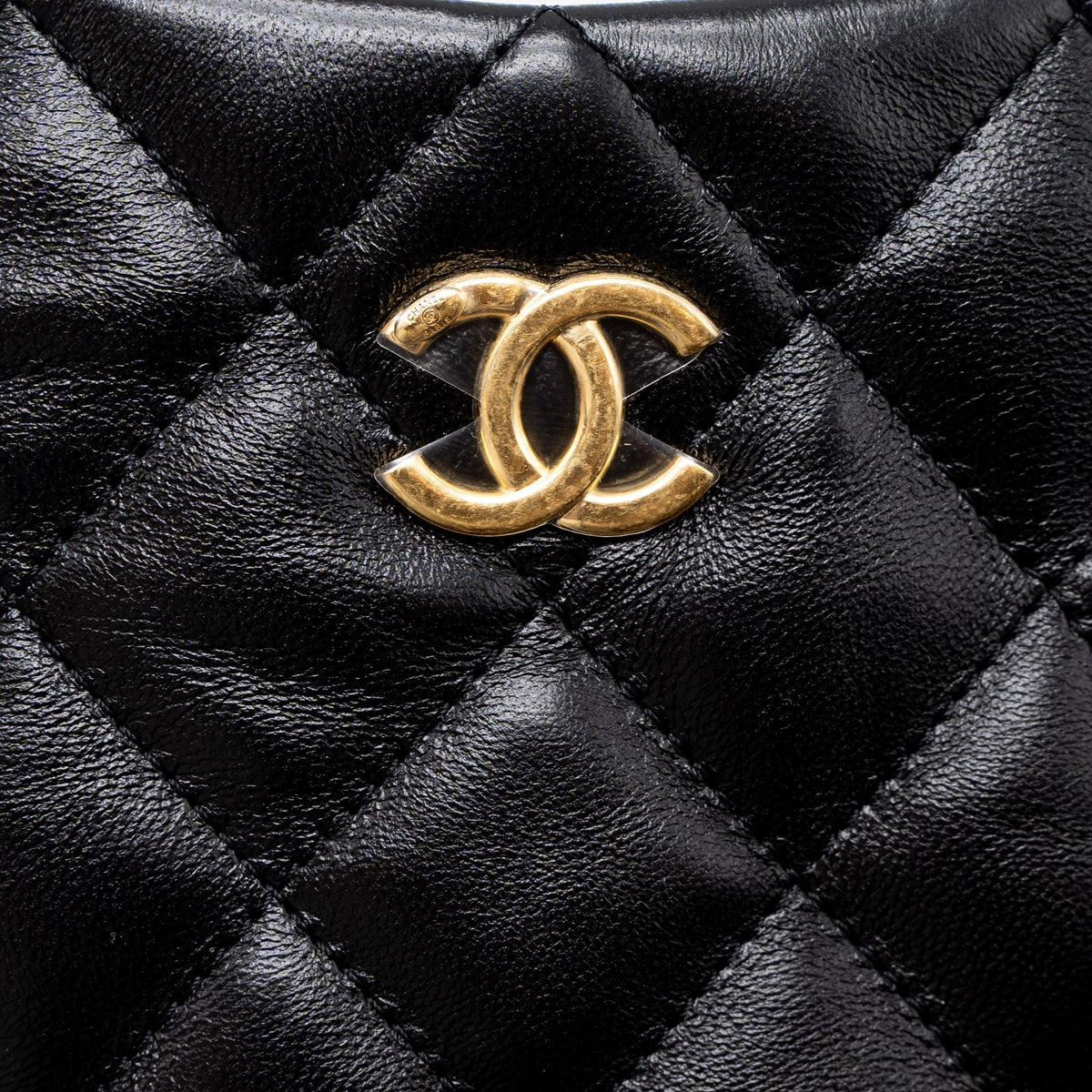 chanel-22k-hobo-shoulder-bag-lambskin-black-ghw-microchip