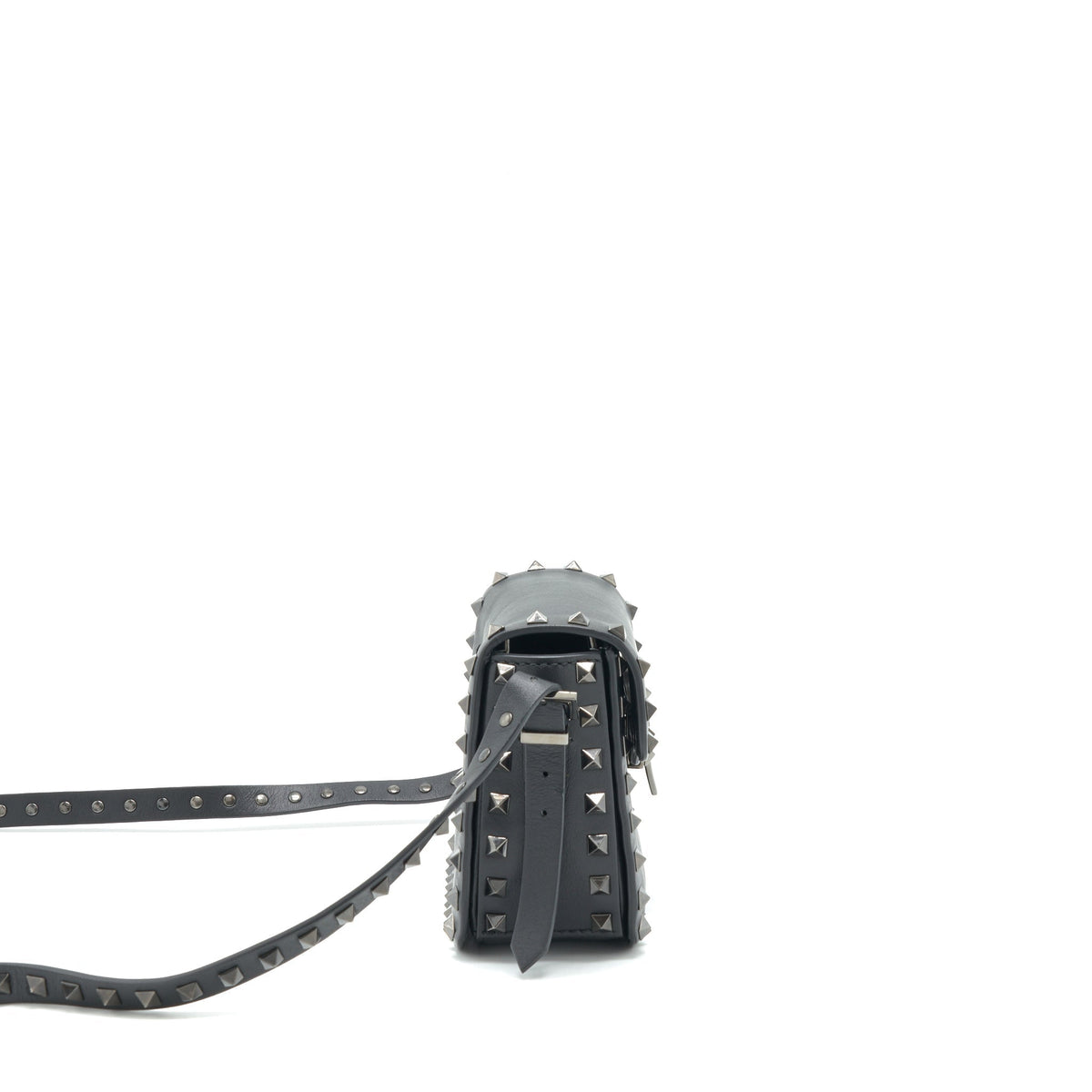 valentino-garavani-small-rockstud-grainy-calfskin-crossbody-bag-black-shw