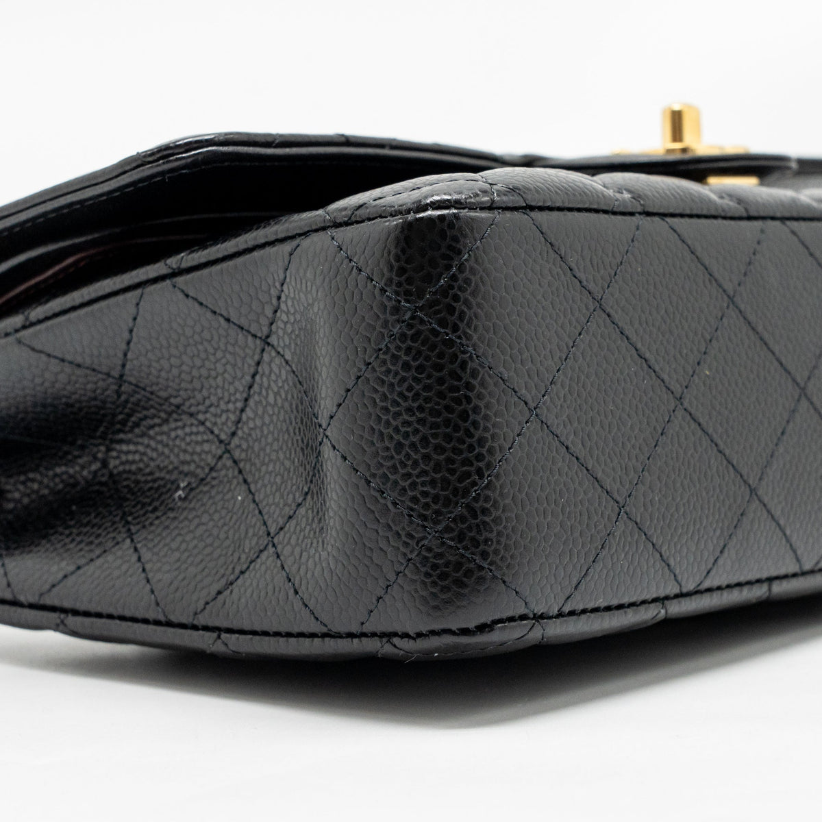 chanel-medium-classic-double-flap-bag-caviar-black-ghw-microchip-11