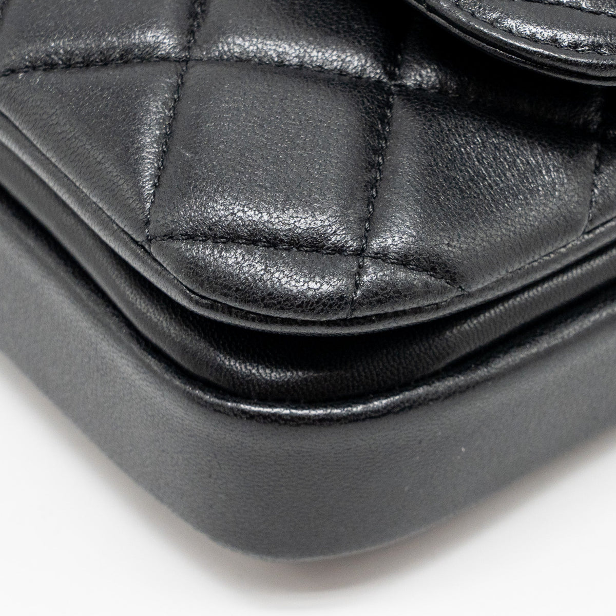 chanel-24s-cc-logo-top-handle-flap-bag-with-chain-lambskin-black-ghw-microchip-copy