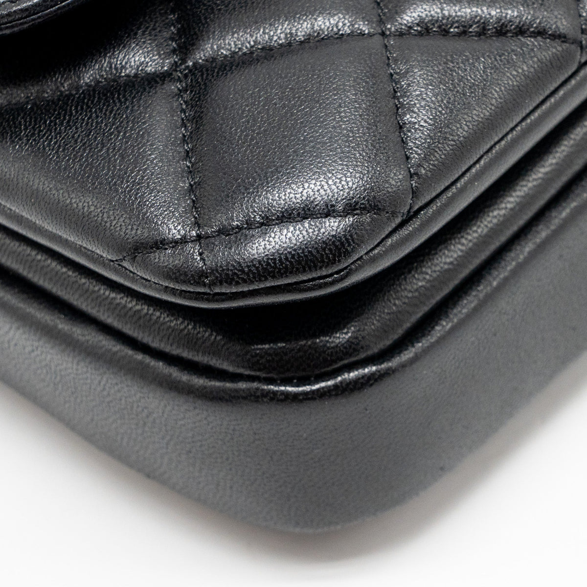 chanel-24s-cc-logo-top-handle-flap-bag-with-chain-lambskin-black-ghw-microchip-copy