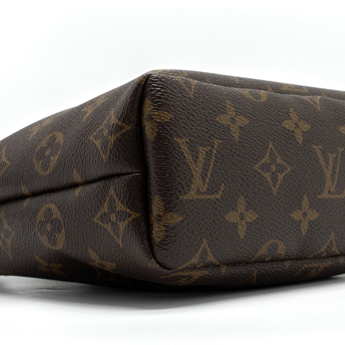 louis-vuitton-noe-pouch-monogram-canvas-ghw-1