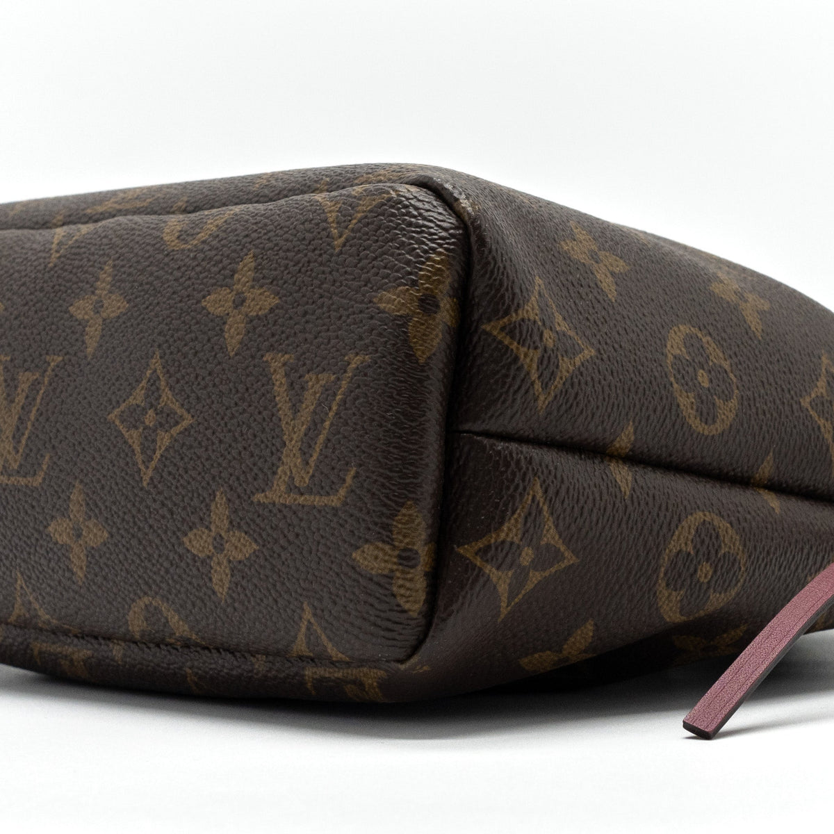 louis-vuitton-noe-pouch-monogram-canvas-ghw-1