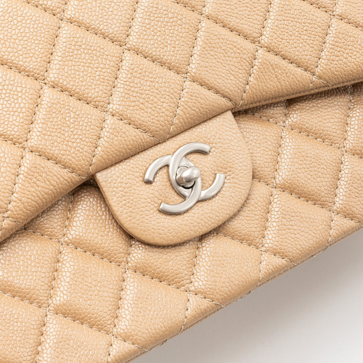 chanel-classic-jumbo-double-flap-bag-caviar-iridescent-light-pink-brushed-shw