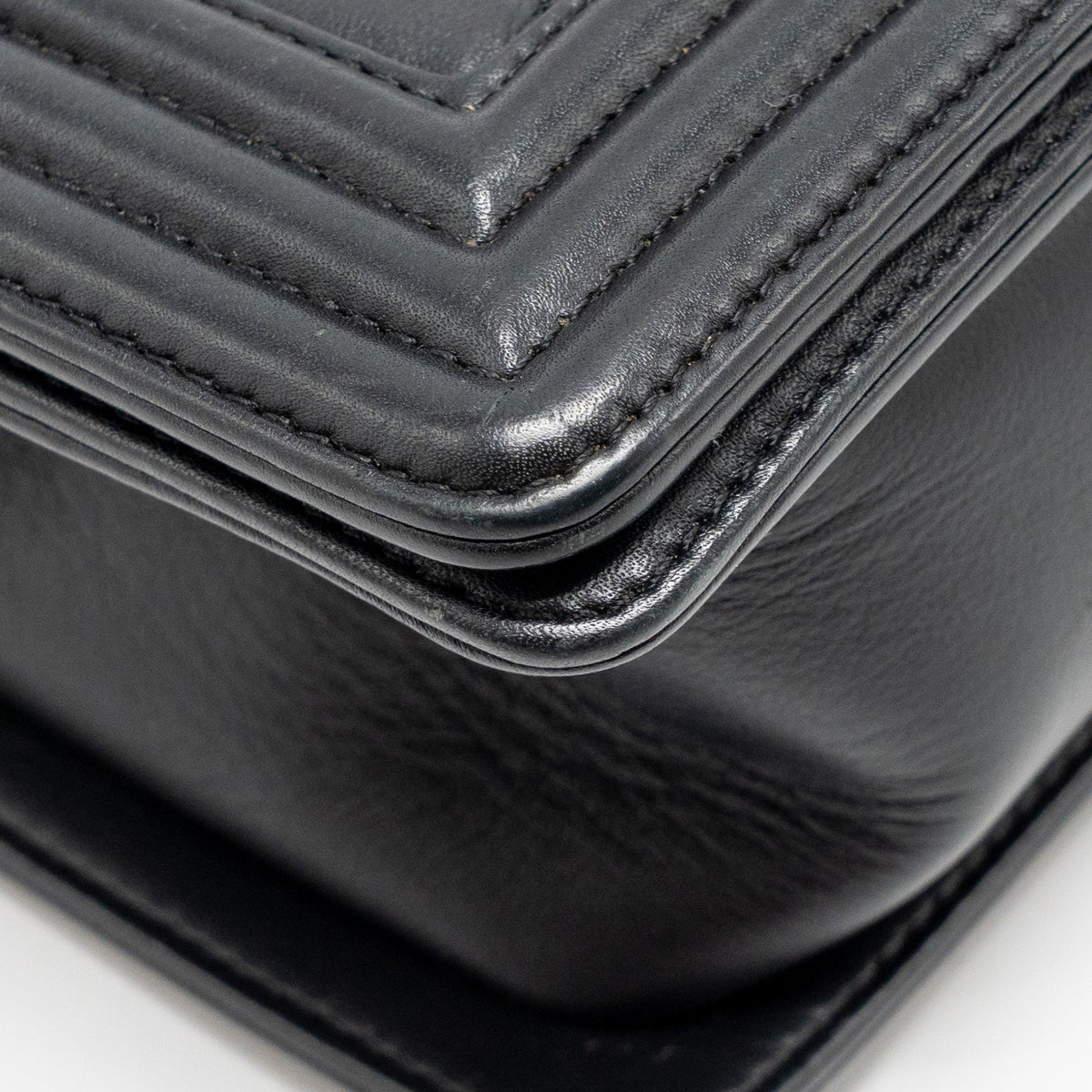 chanel-medium-boy-bag-calfskin-black-ruthenium-hardware-2