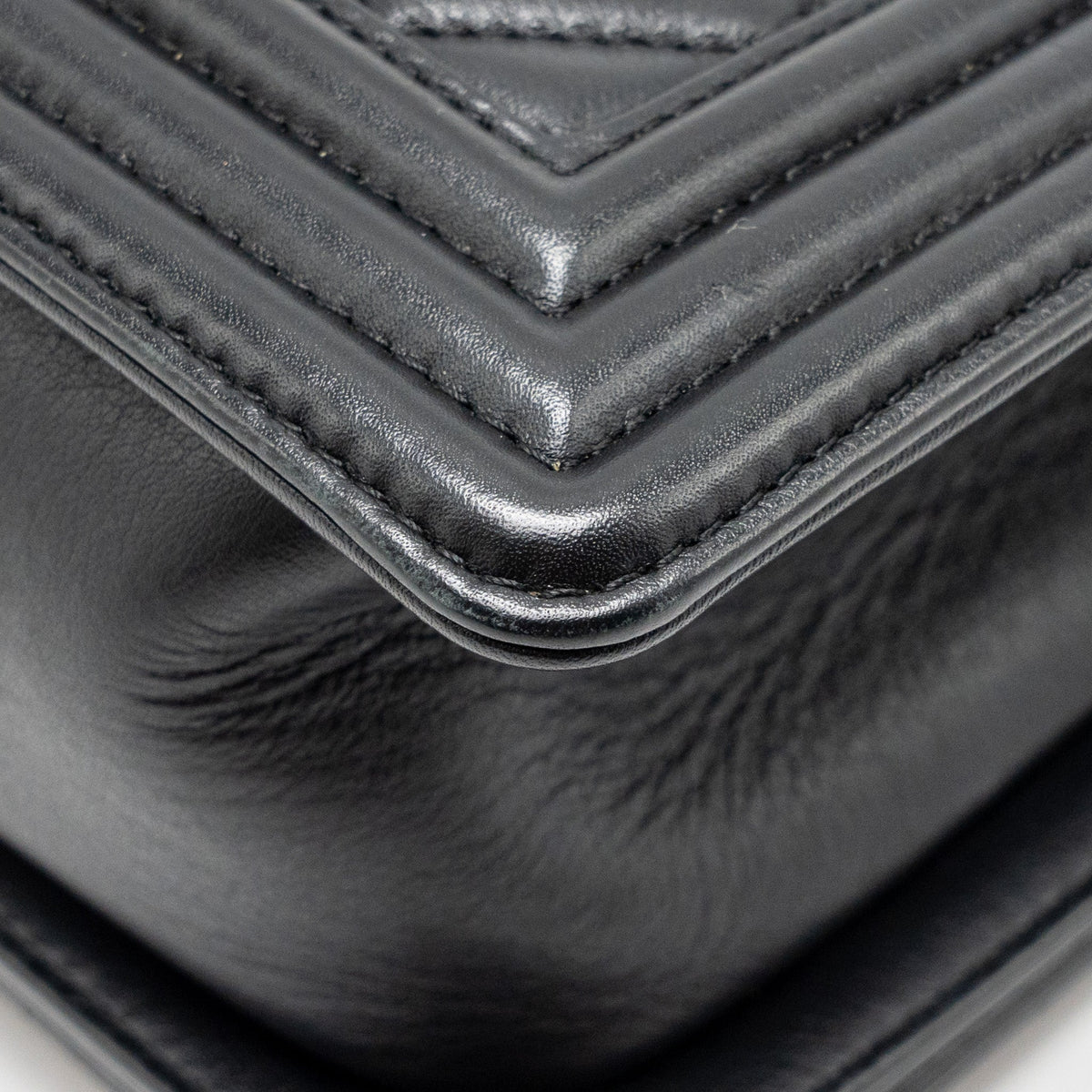 chanel-medium-boy-bag-calfskin-black-ruthenium-hardware-2