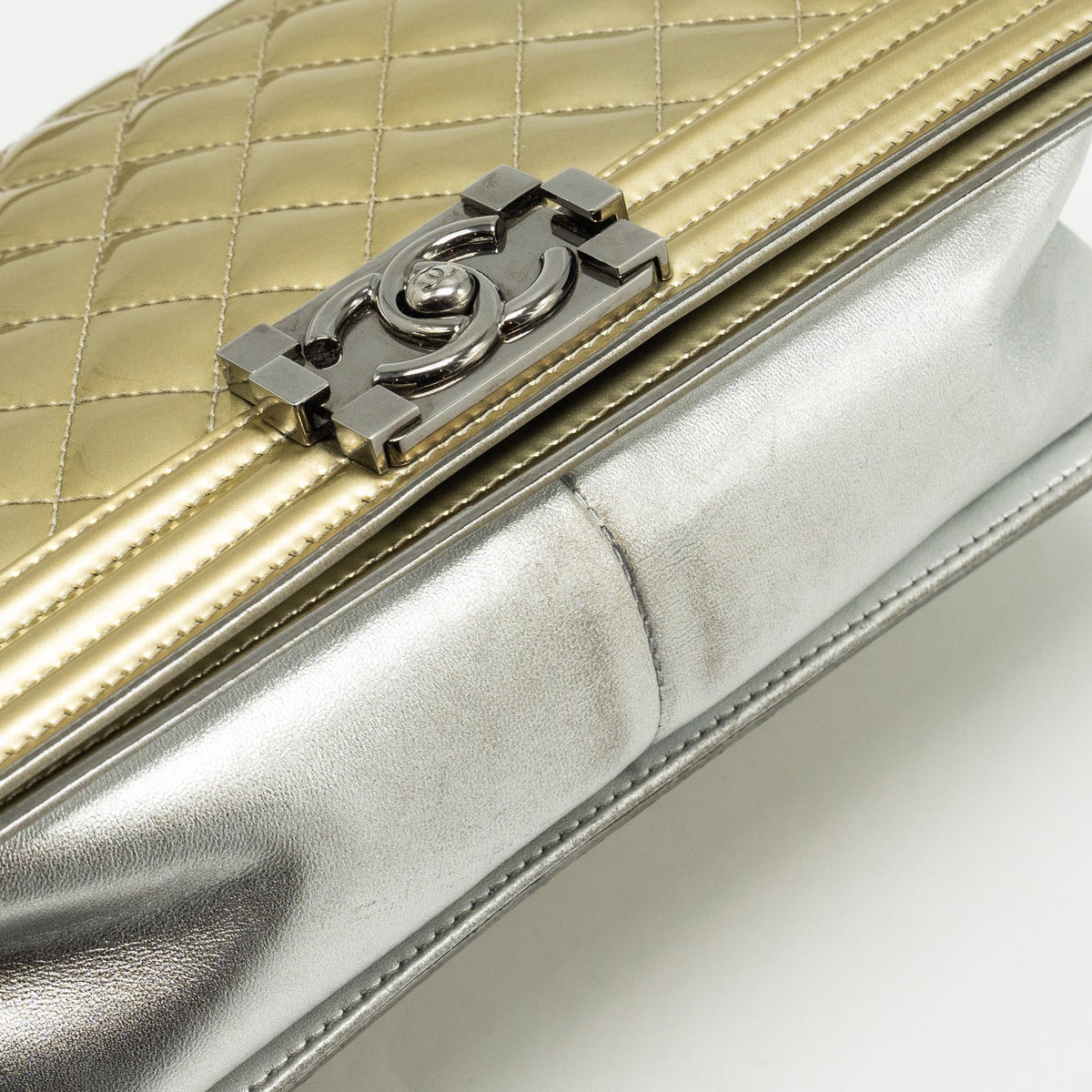 chanel-medium-boy-bag-patent-leather-light-gold-silver-shw
