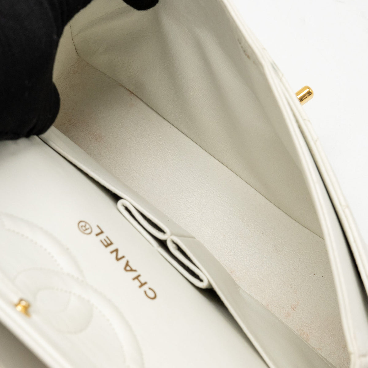 chanel-vintage-medium-classic-double-flap-bag-white-lambskin-ghw
