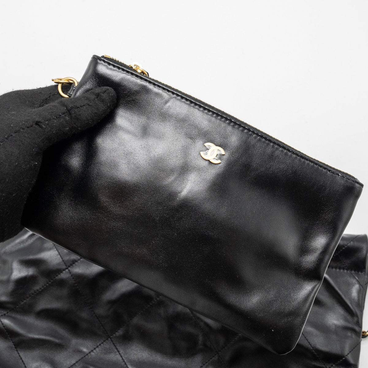 chanel-small-22-bag-gold-letter-shiny-calfskin-black-ghwmicrochip