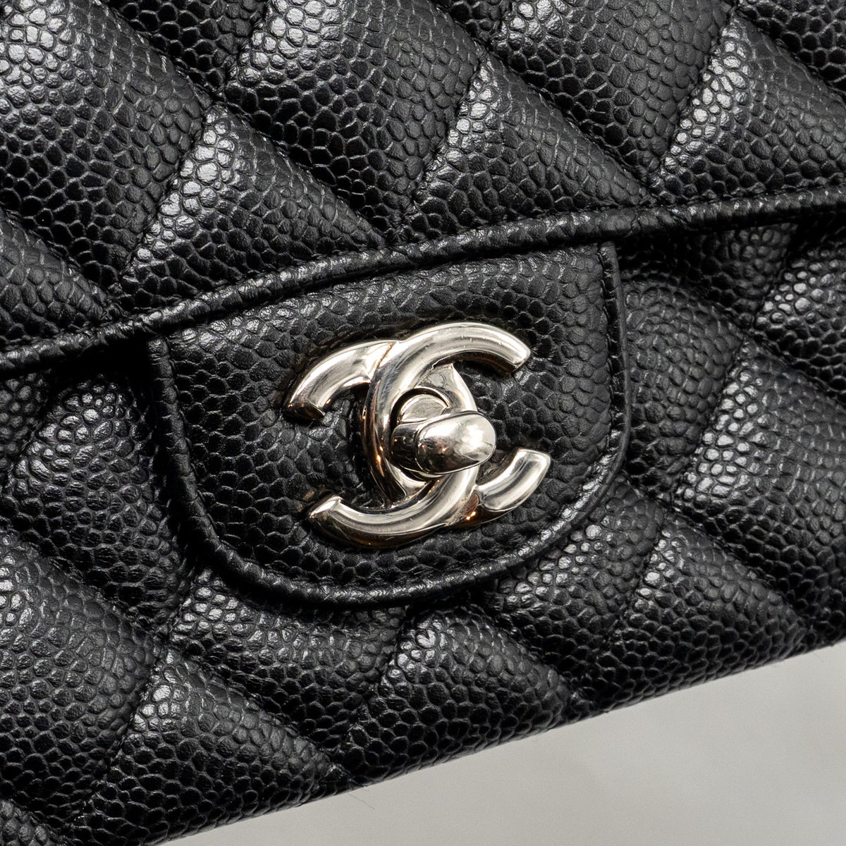 chanel-medium-classic-double-flap-bag-caviar-black-shw-14