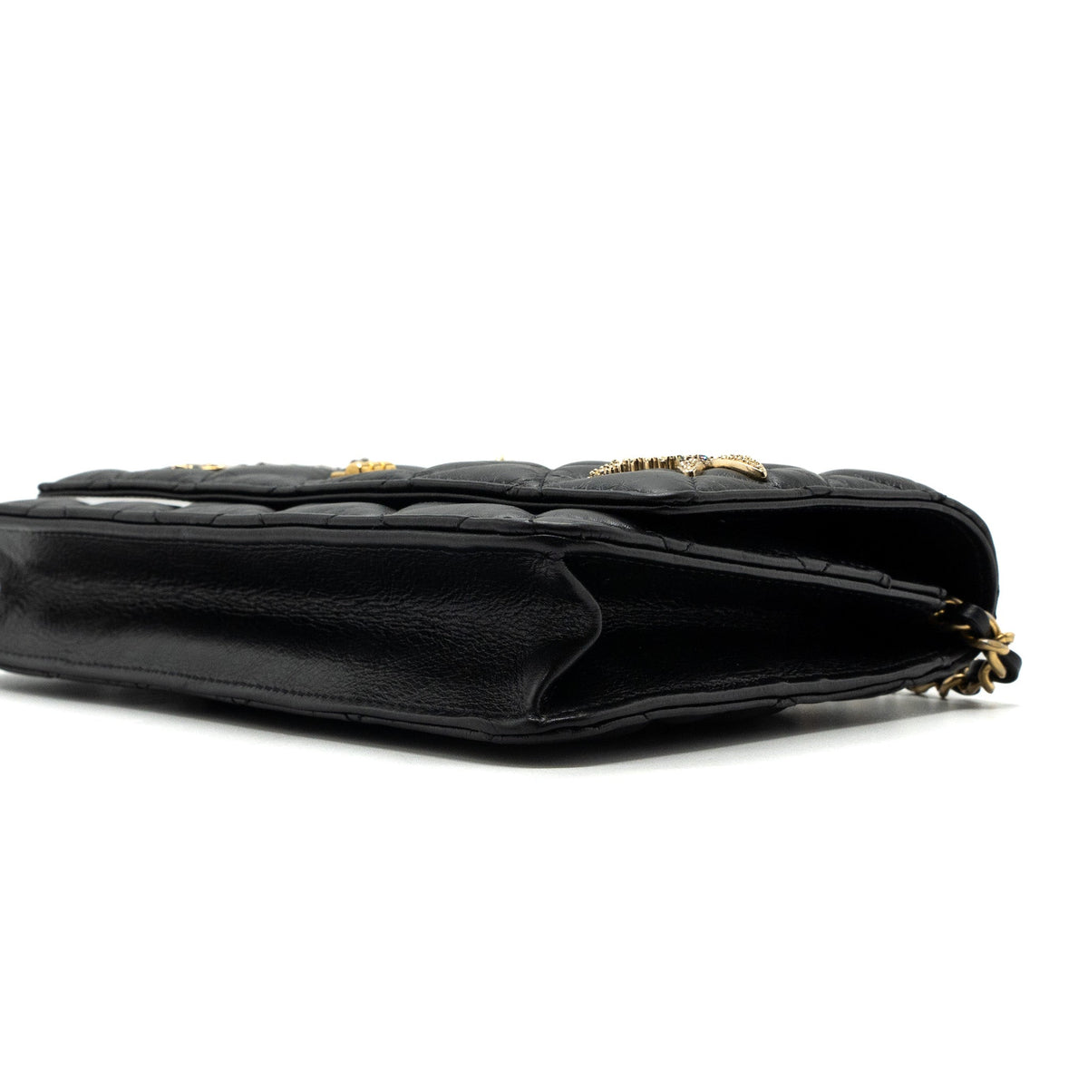 chanel-2-55-reissue-lucky-charms-wallet-on-chain-aged-calfskin-black-ghw