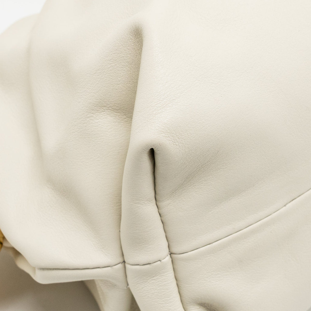 bottega-veneta-chain-pouch-bag-calfskin-white-ghw-1
