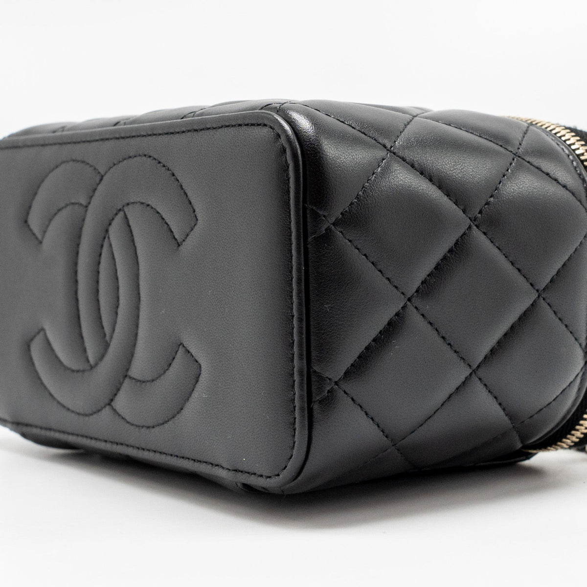 chanel-top-handle-long-vanity-case-lambskin-black-lghw-microchip