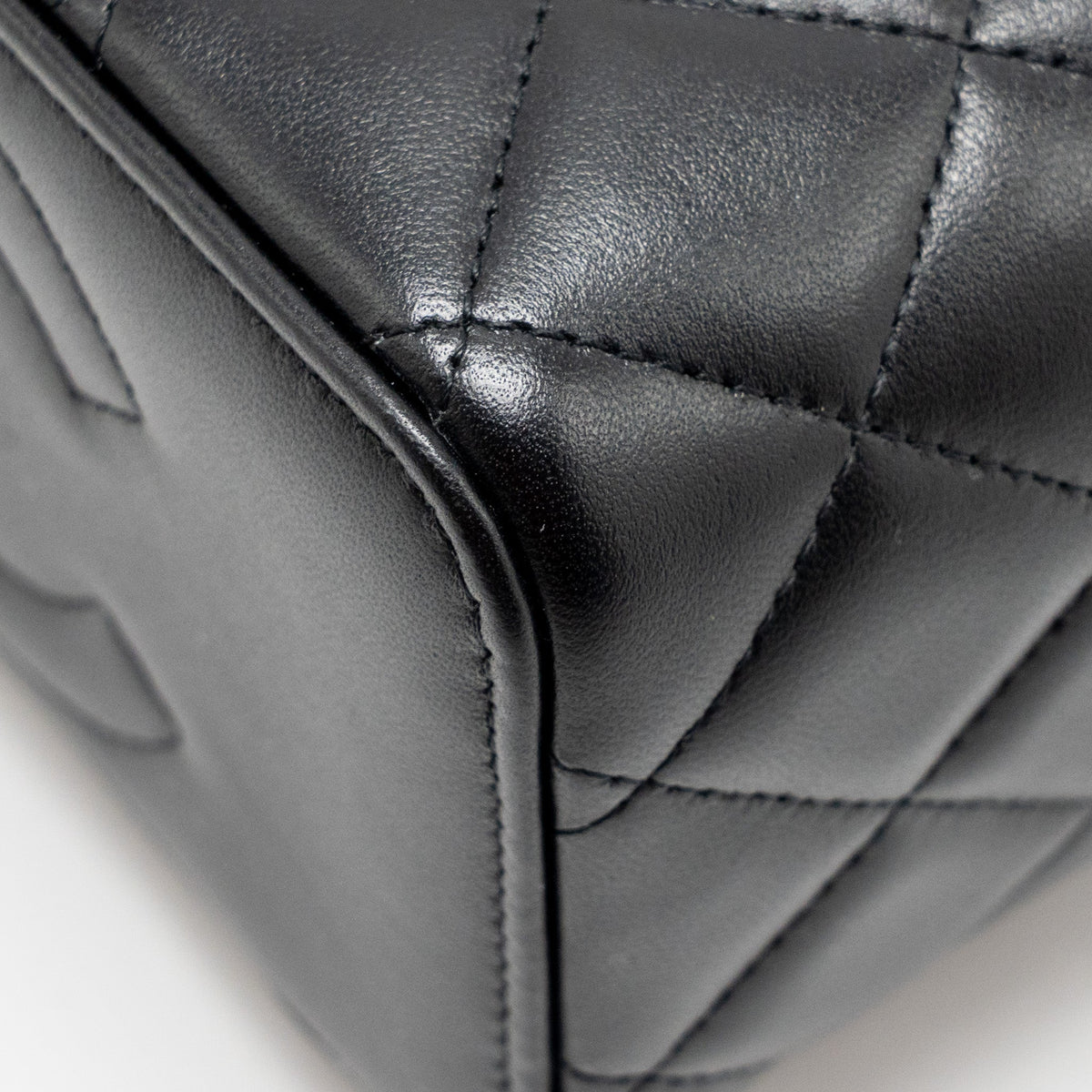 chanel-top-handle-long-vanity-case-lambskin-black-lghw-microchip