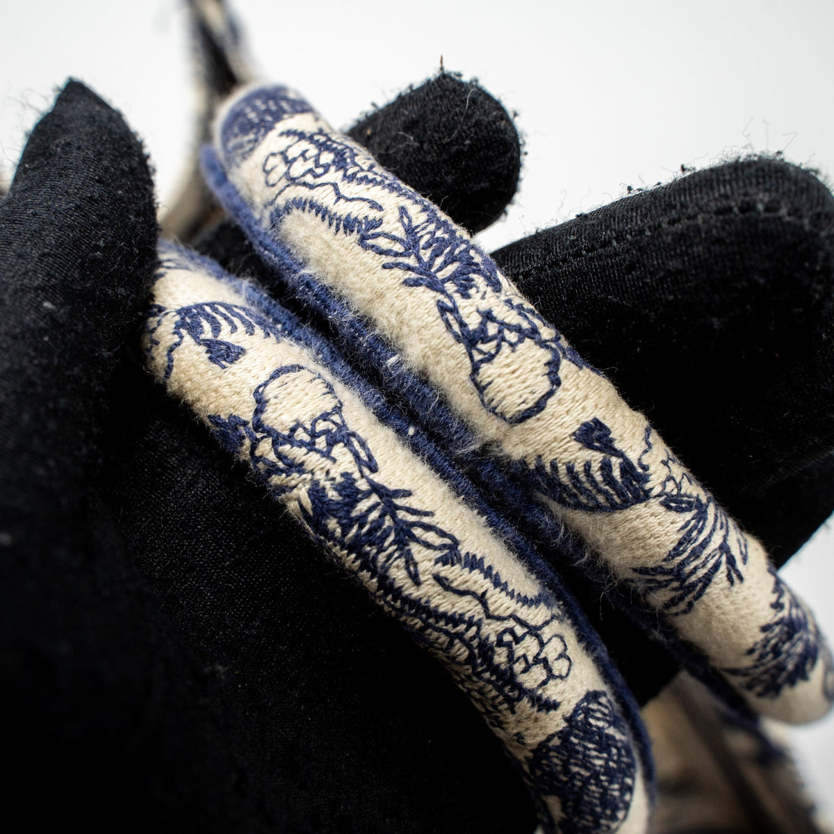 dior-medium-book-tote-blue-toile-de-jouy-embroidery-1