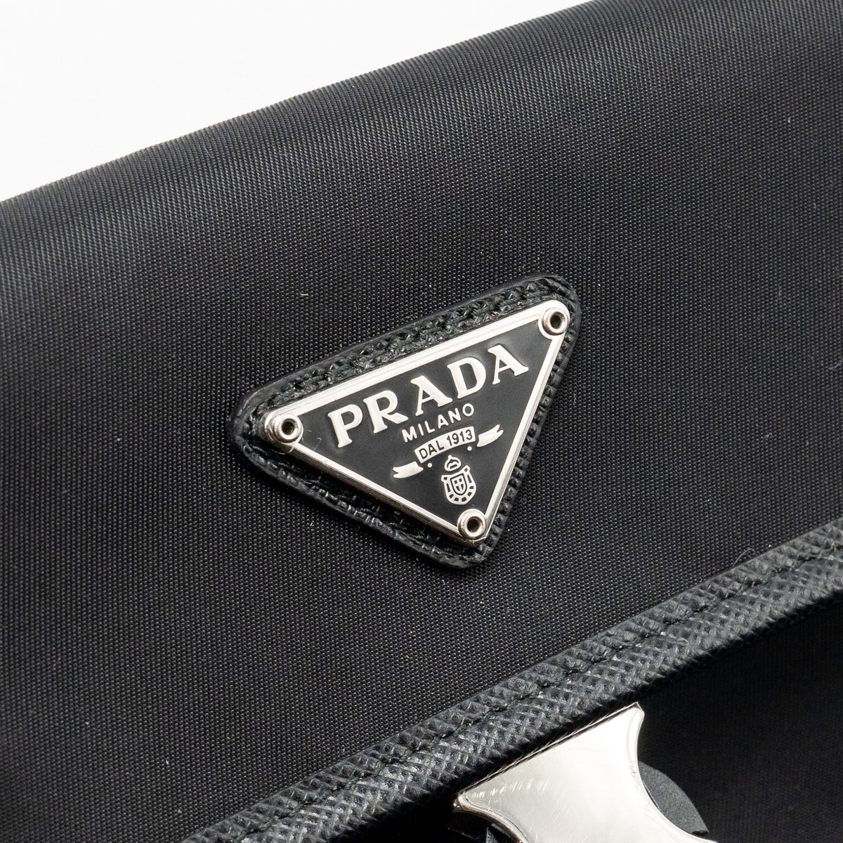 prada-trimmed-saffiano-phone-case-re-nylon-black-shw