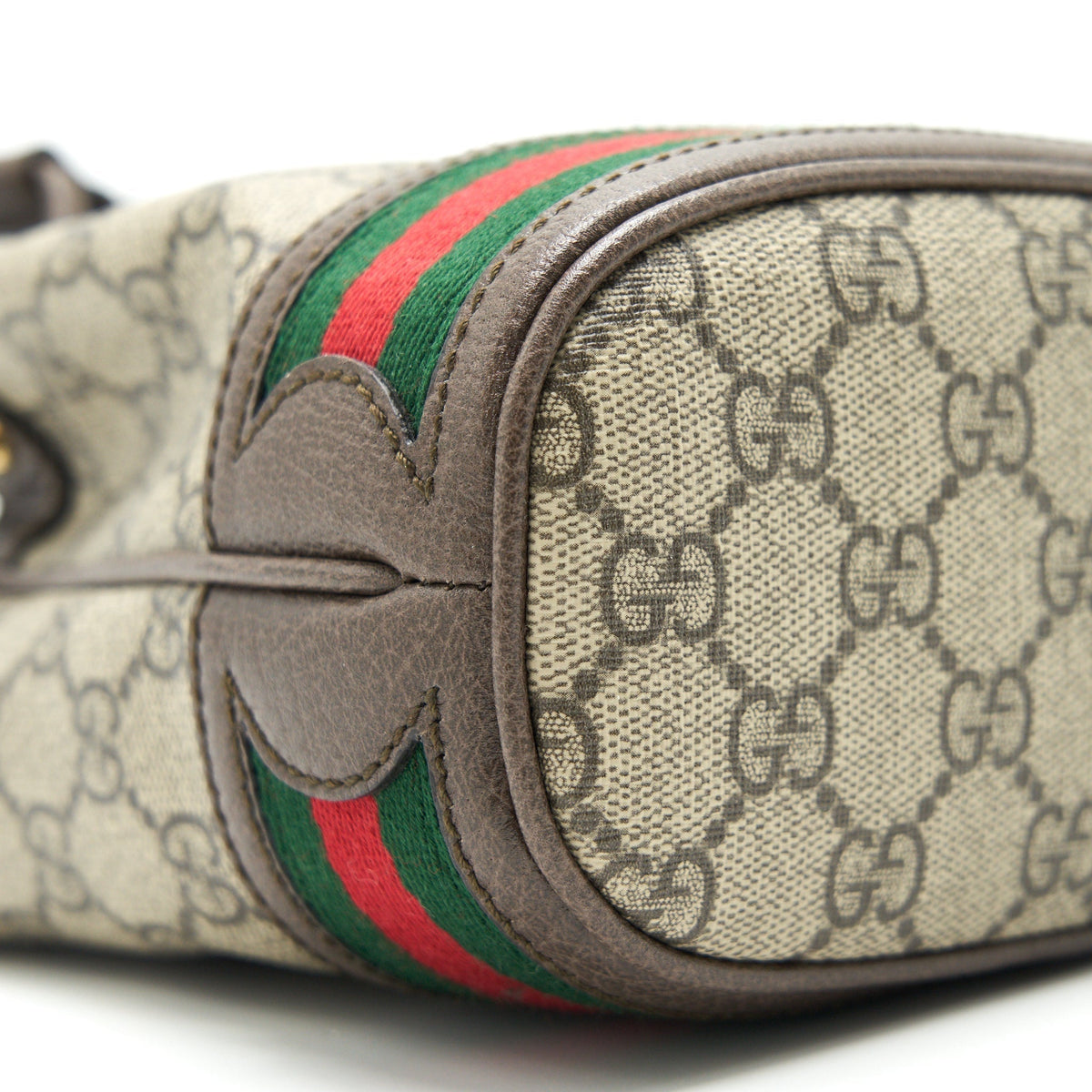 gucci-mini-ophidia-gg-supreme-bucket-bag