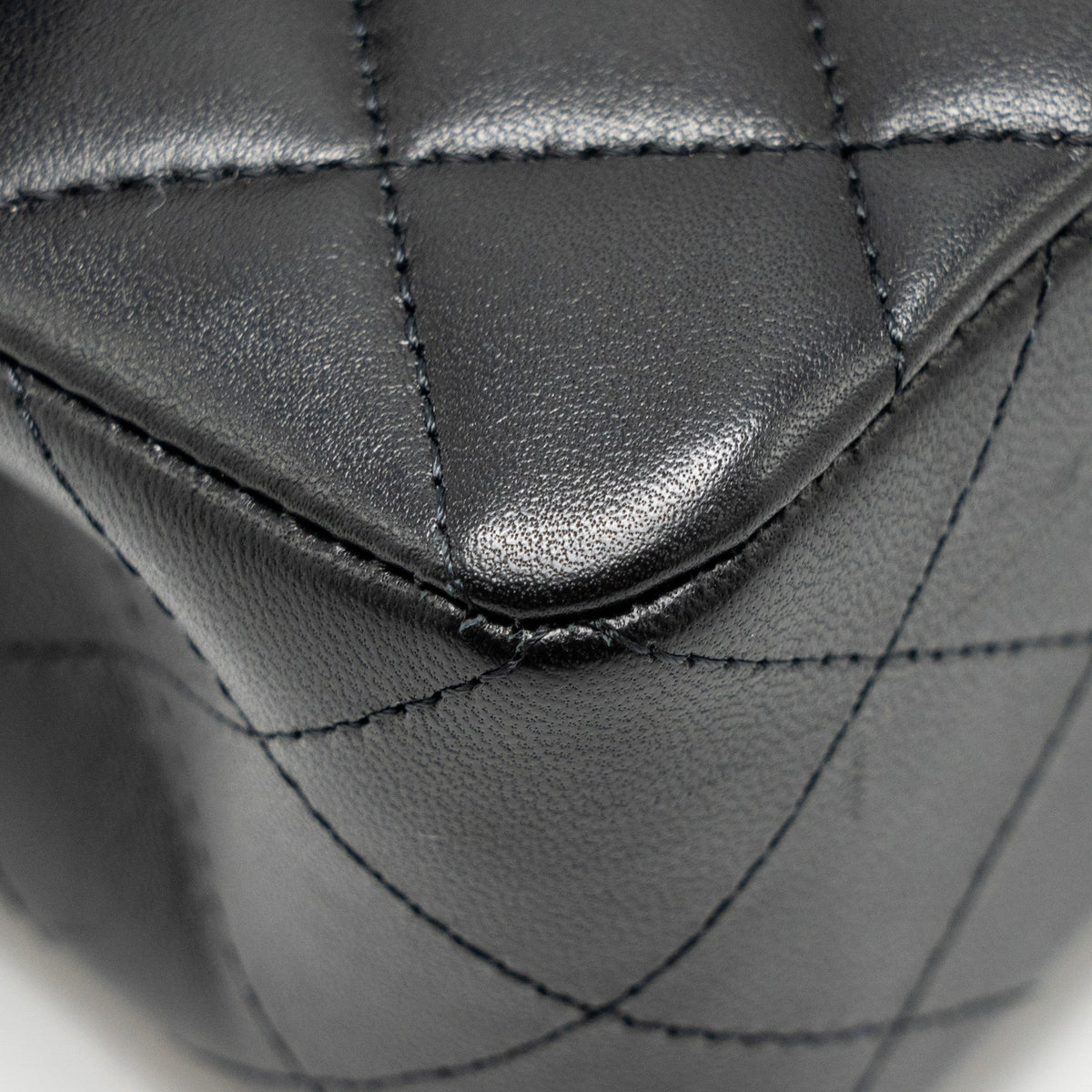 chanel-small-classic-double-flap-bag-lambskin-black-ghwmicrochip-copy