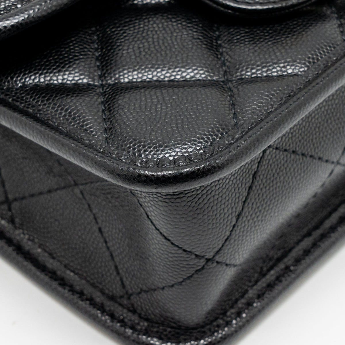 chanel-22k-mini-flap-bag-with-top-handle-shiny-grained-calfskin-black-ghw-microchip-copy